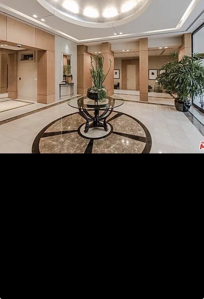 10445 Wilshire Blvd #305 - Photo 3 of 12