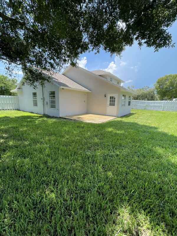 116 Alhambra Ave - Photo 5 of 9