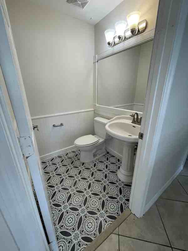 116 Alhambra Ave - Photo 7 of 9