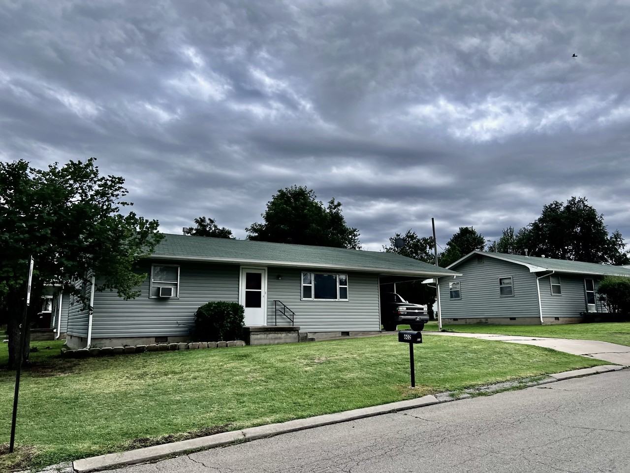 604 Kaw St - Photo 6 of 6