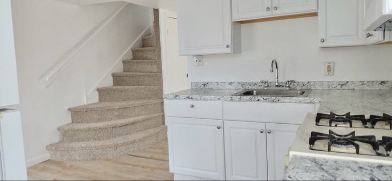 301 Somerset St #B - Photo 2 of 17