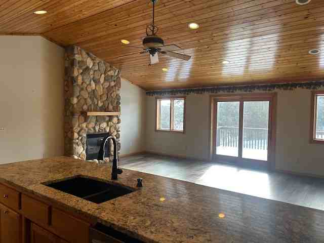 5960 23rd St Ne - Photo 3 of 20