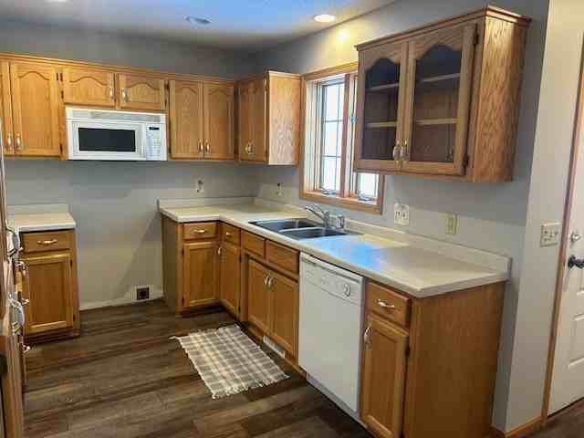 5960 23rd St Ne - Photo 5 of 20