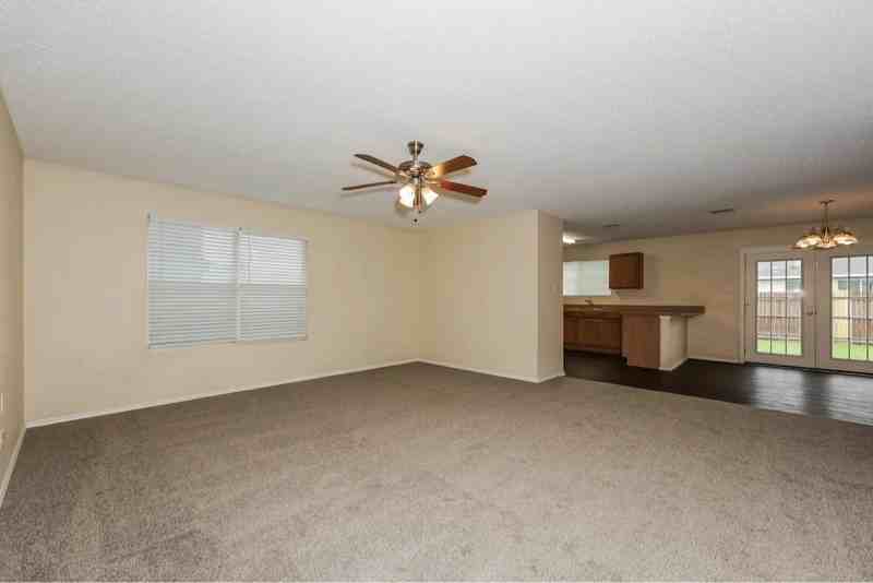 308 Blairwood Dr - Photo 3 of 12