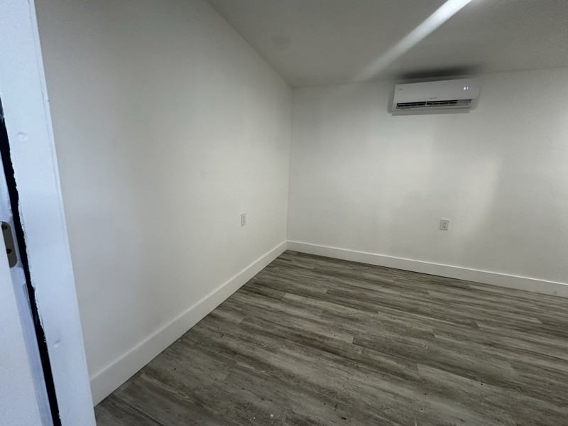 915 Nw 46th St - Photo 6 of 7