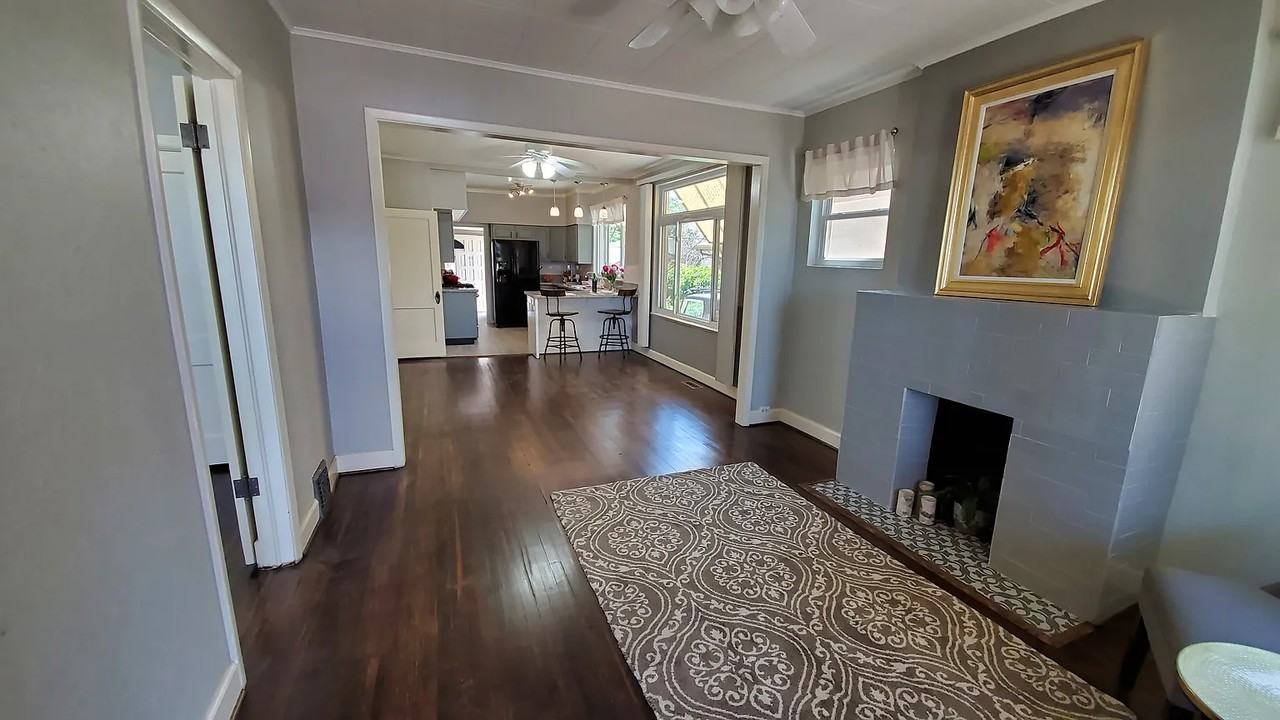 1456 Roslyn St - Photo 2 of 15