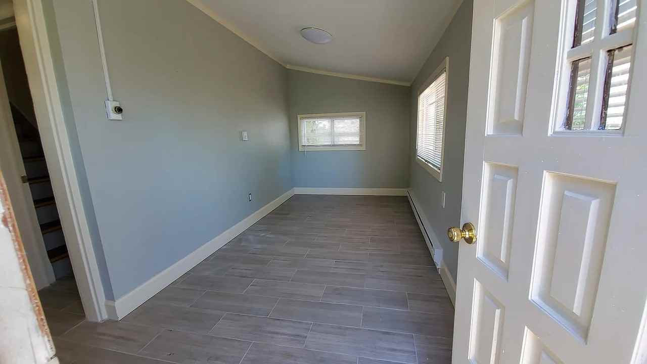 1456 Roslyn St - Photo 5 of 15