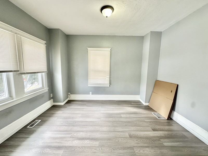 308 W Almond St - Photo 6 of 18