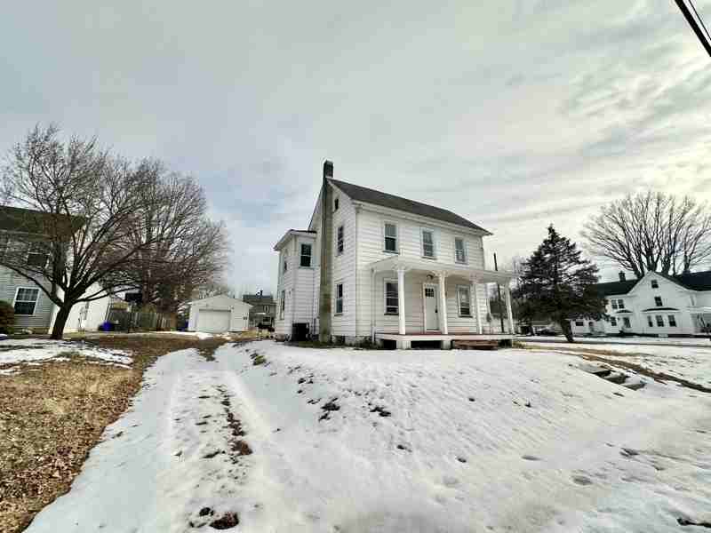 338 Broad St - Photo 3 of 22