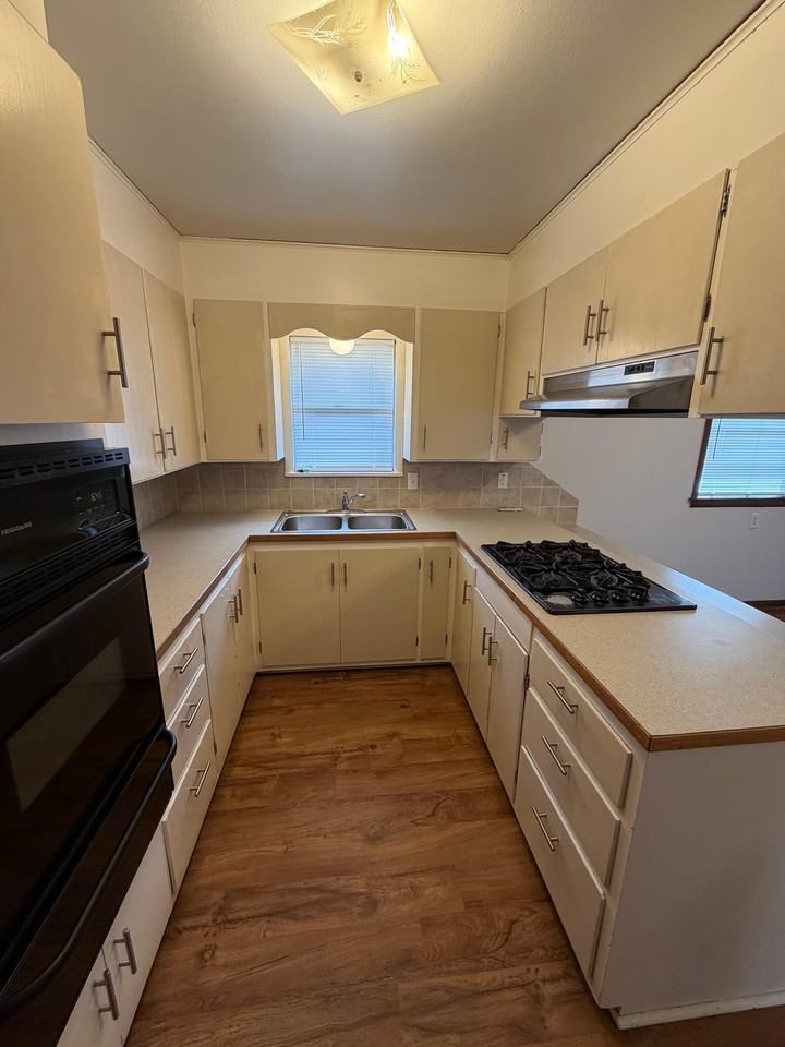 602 Kaw St - Photo 5 of 8