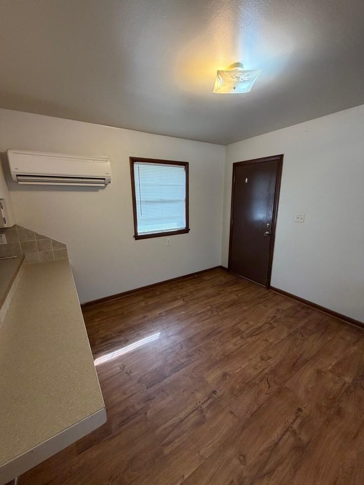 602 Kaw St - Photo 6 of 8