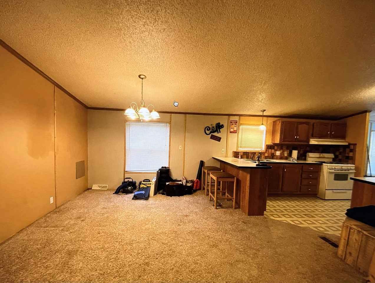 33 Allen St - Photo 2 of 10