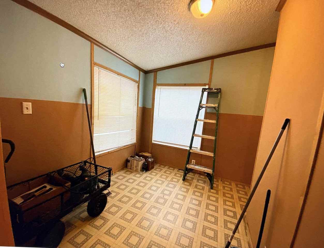 33 Allen St - Photo 7 of 10