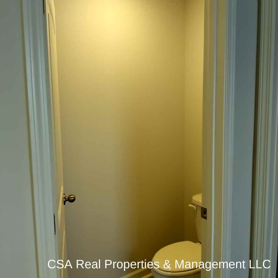 8240 Bluewater Dr - Photo 3 of 20