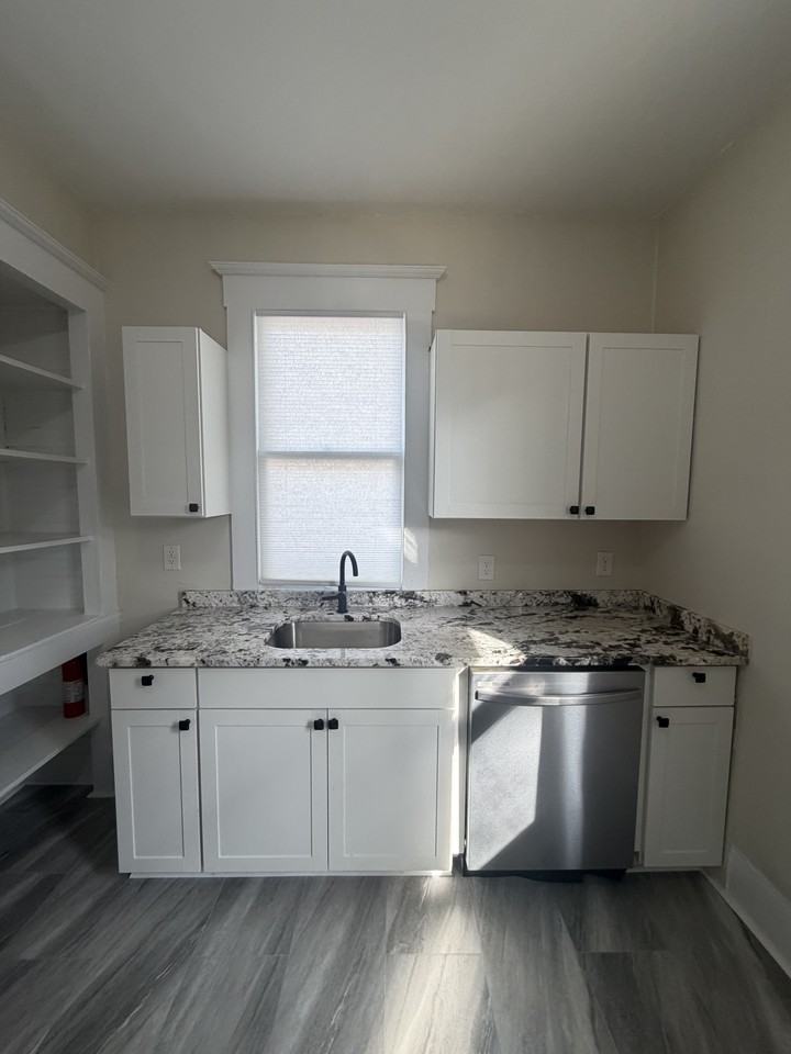 1904 Perry Ave - Photo 3 of 15