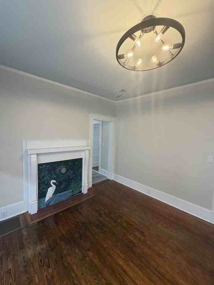 1904 Perry Ave - Photo 4 of 15