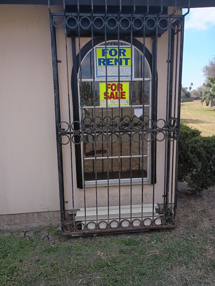 706 Continental Dr #1 - Photo 5 of 20