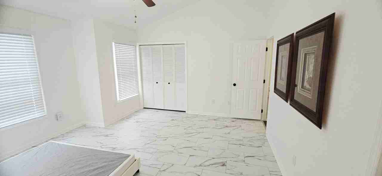 8 Highlands Ct - Photo 2 of 20