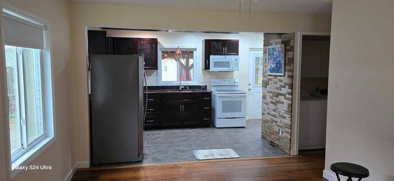 228 Weston Rd - Photo 2 of 12