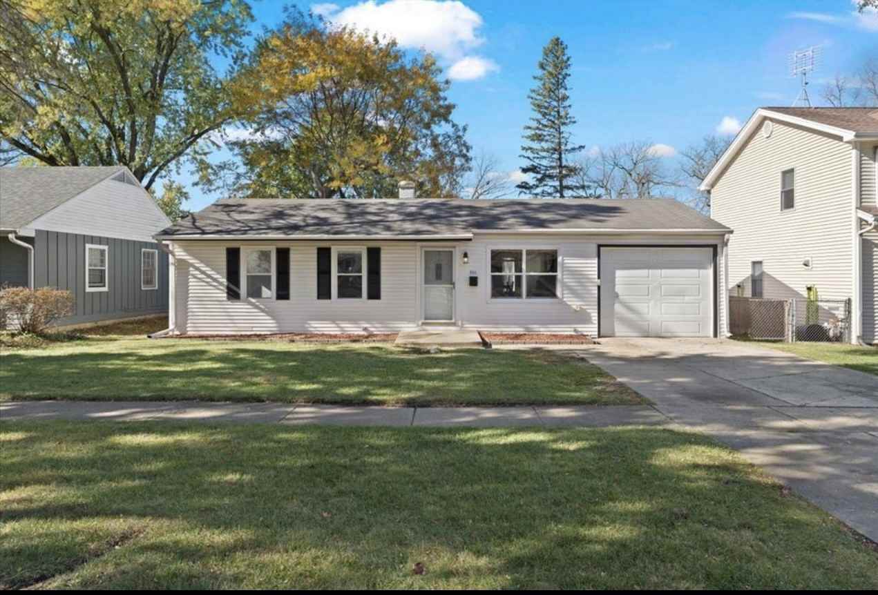 206 Raupp Blvd - Photo 2 of 11