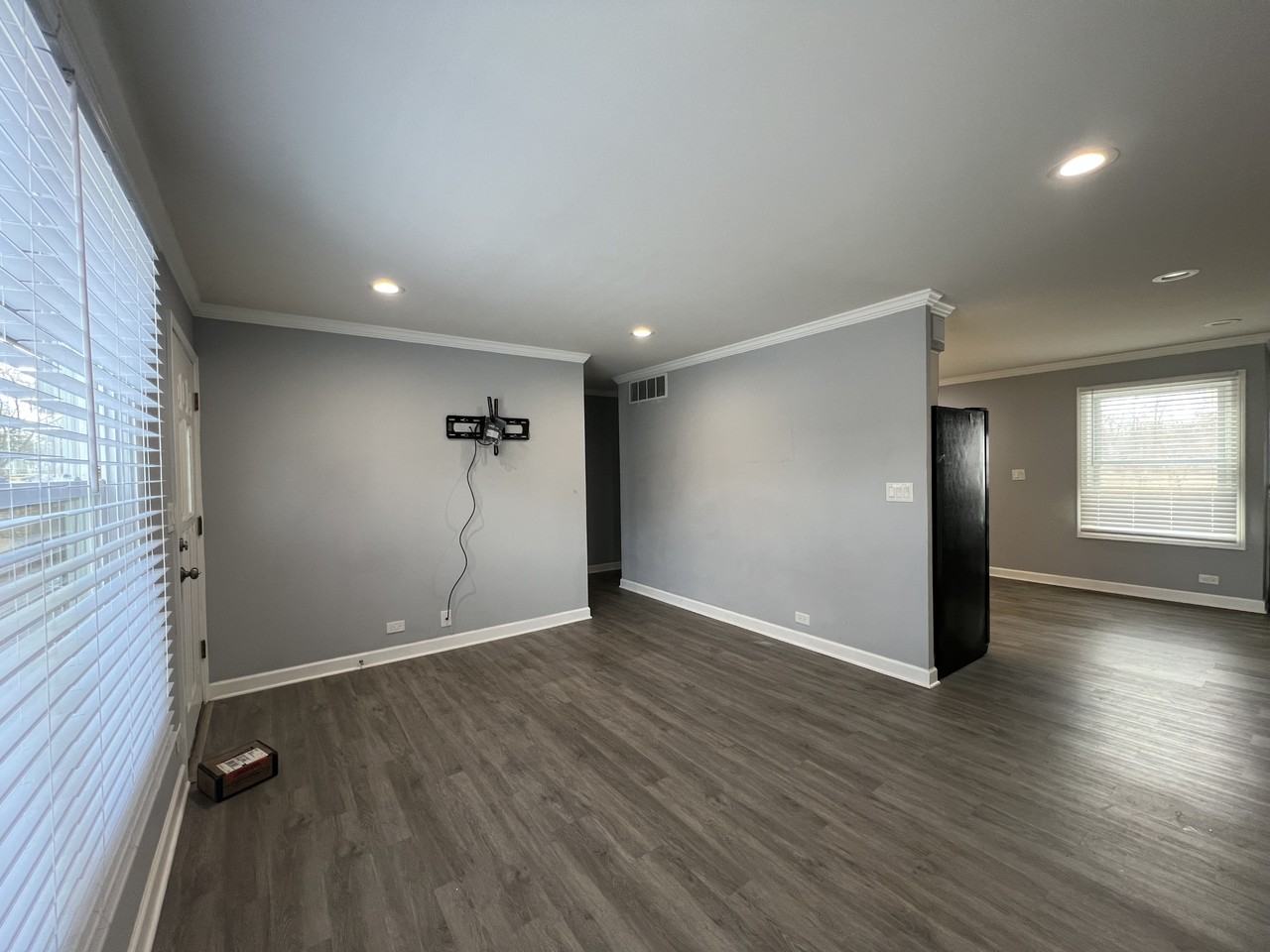 206 Raupp Blvd - Photo 6 of 11