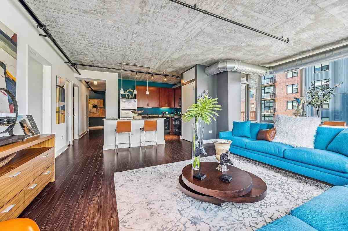 964 S Clark St - Photo 3 of 20