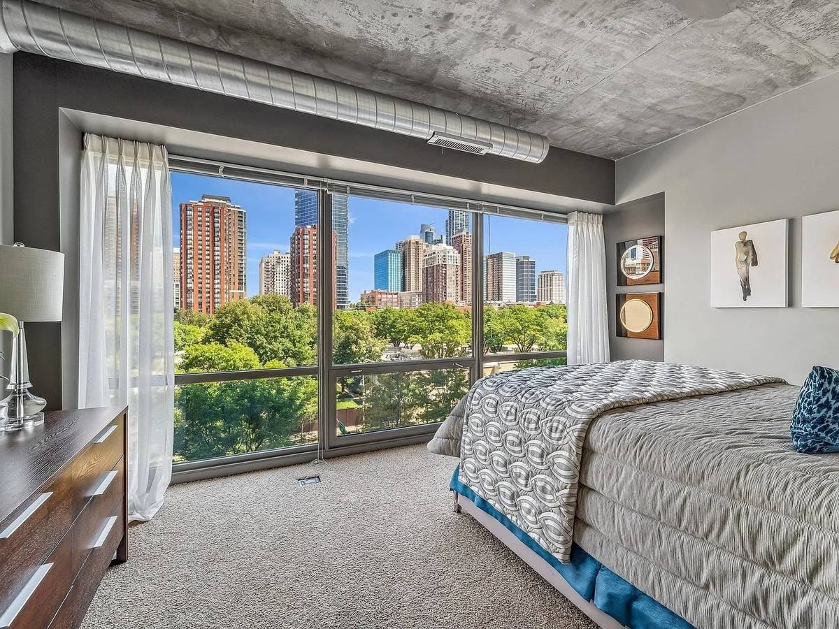 964 S Clark St - Photo 7 of 20