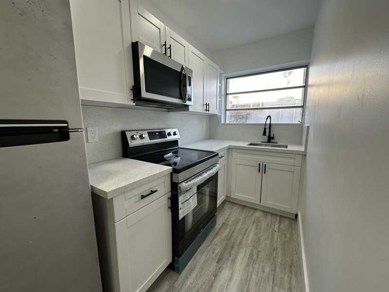 901 Nw 46th St - Photo 2 of 14