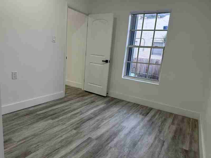 901 Nw 46th St - Photo 5 of 14