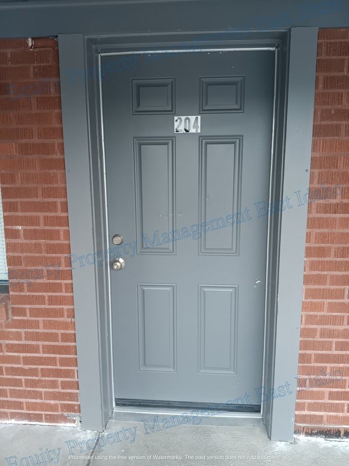 ID - 1335 S 5th Ave - LB - Photo 7 of 50