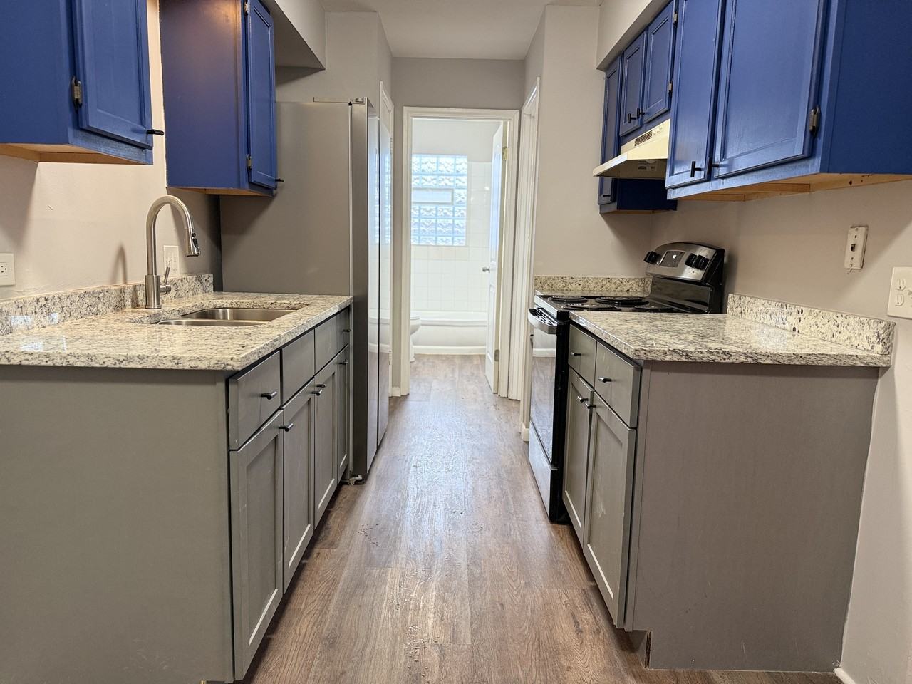 3029 East 79th Street - Photo 4 of 8