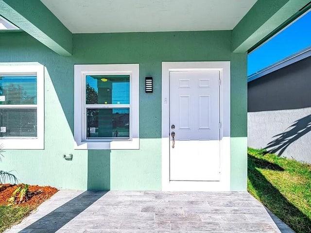 2714 Nokomis Avenue - Photo 2 of 10