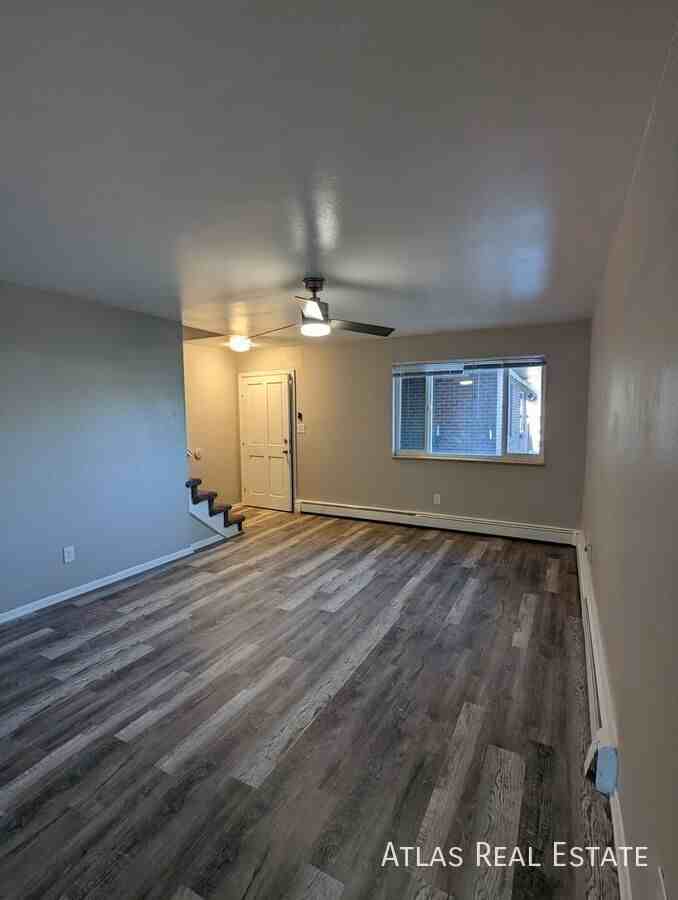 5703 S Pearl St #04 - Photo 3 of 18