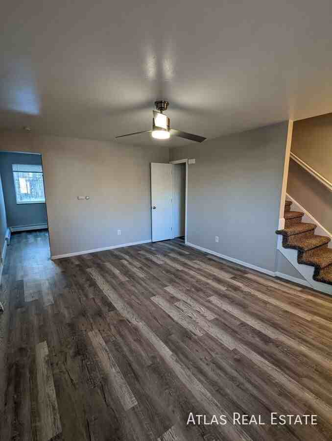 5703 S Pearl St #04 - Photo 4 of 18