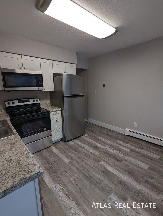 5703 S Pearl St #04 - Photo 5 of 18