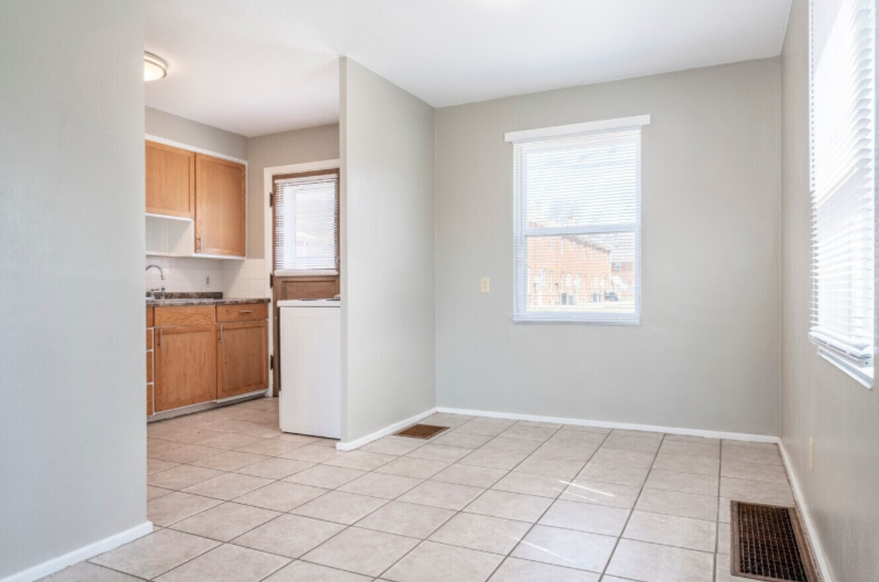 2141 Garfield Ave - Photo 2 of 13