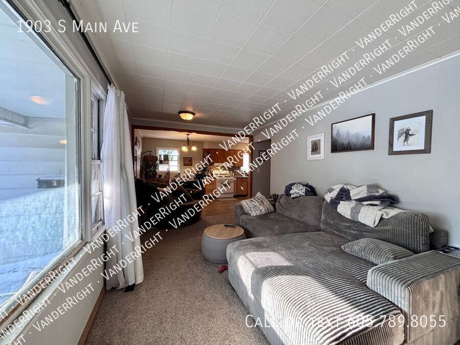 1903 S Main Ave - Photo 6 of 13