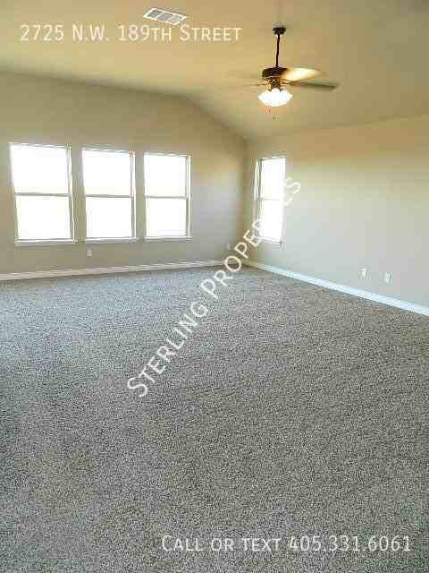 2725 Nw 189th St - Photo 3 of 30