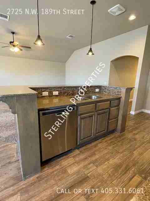 2725 Nw 189th St - Photo 6 of 30