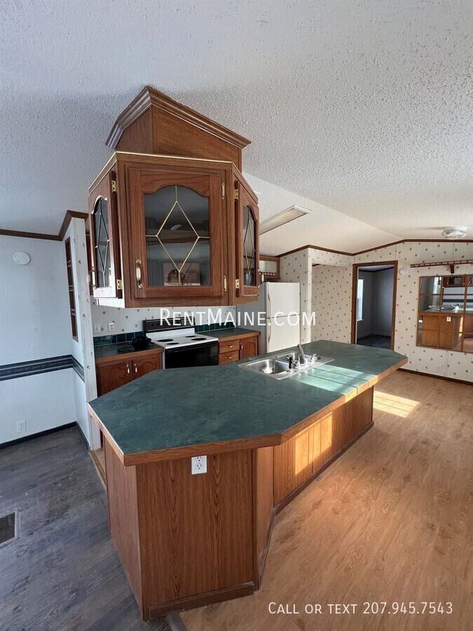 30 Exeter Rd #26 - Photo 3 of 10