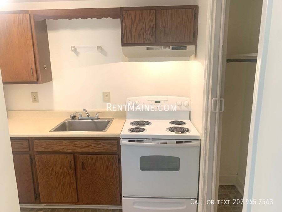 29 Chamberlain St #11 - Photo 2 of 13