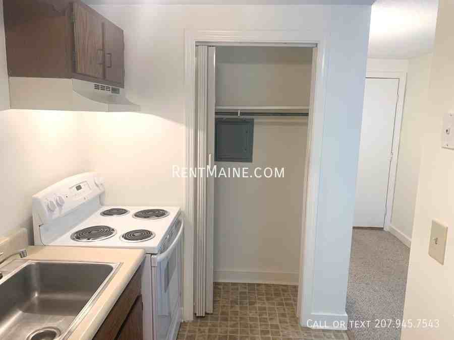 29 Chamberlain St #11 - Photo 4 of 13