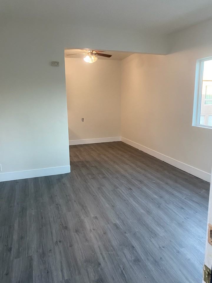 229 East 57th Street - Photo 6 of 11