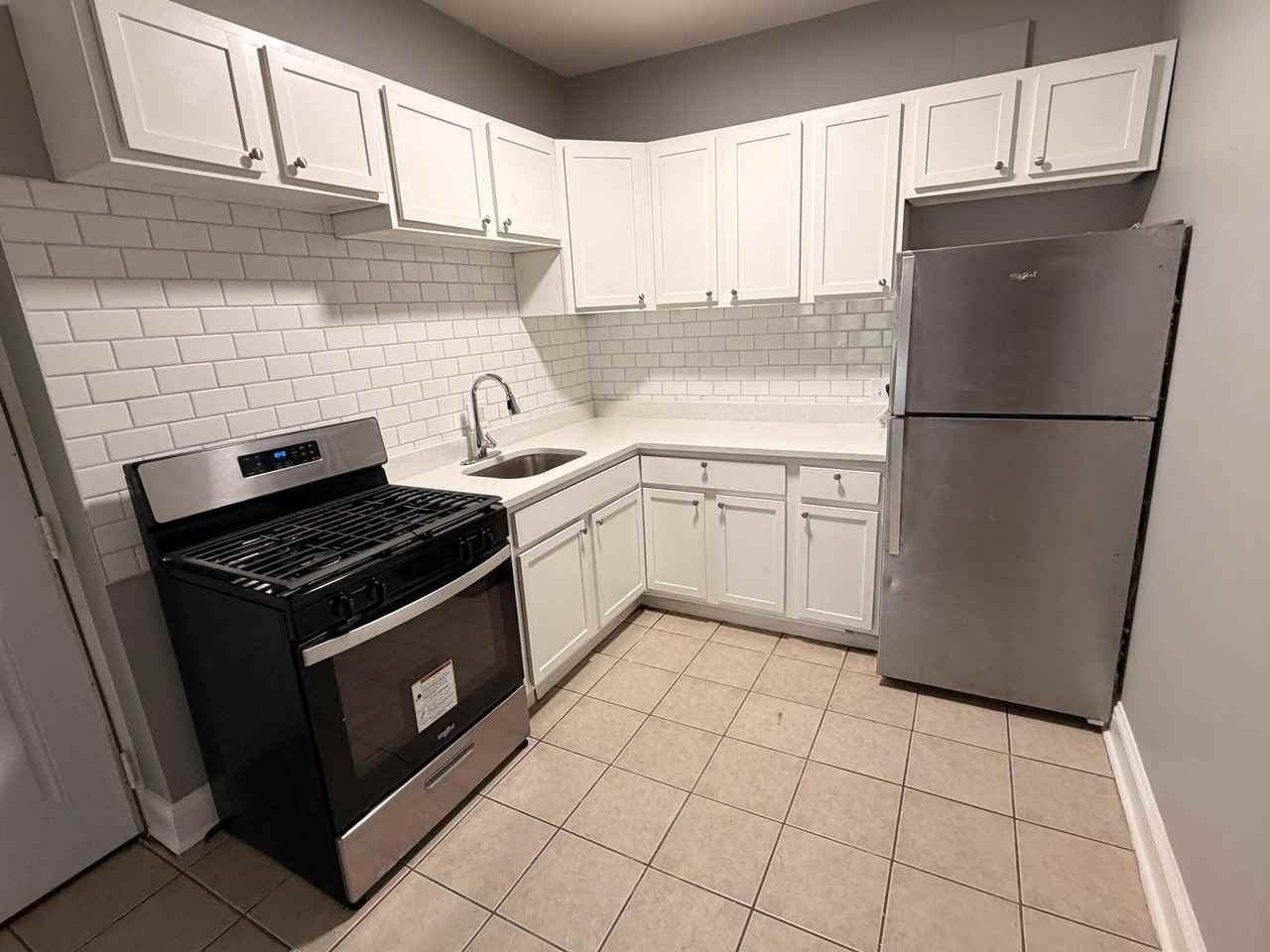 4739 South Ingleside Avenue - Photo 2 of 11