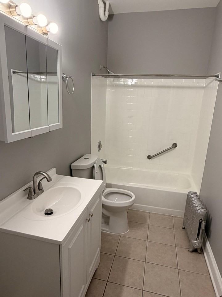 4739 South Ingleside Avenue - Photo 4 of 11