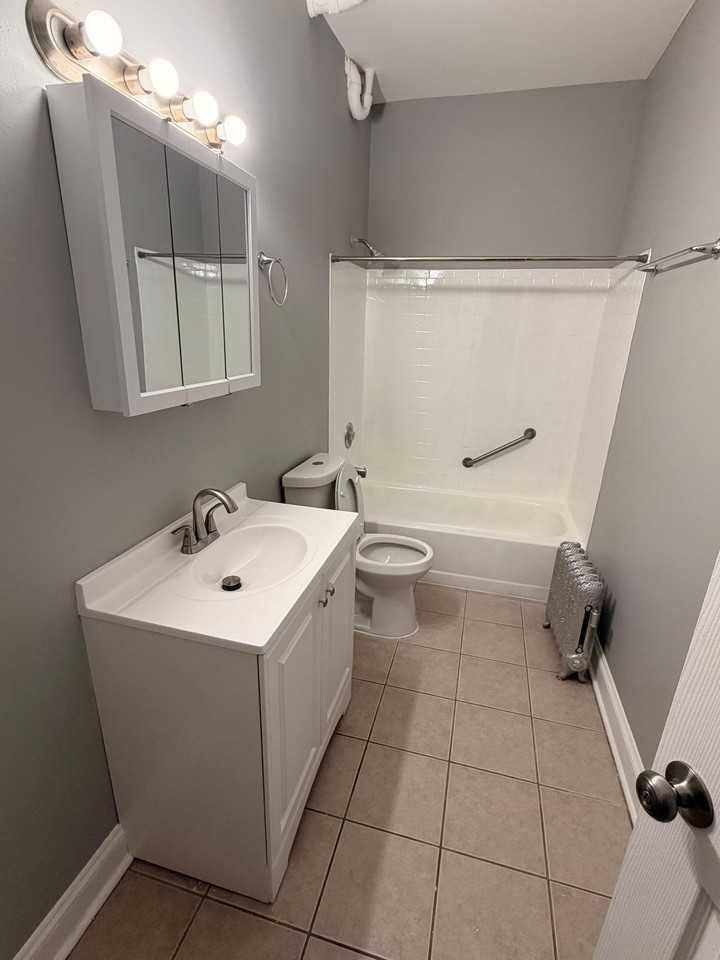 4739 South Ingleside Avenue - Photo 5 of 11