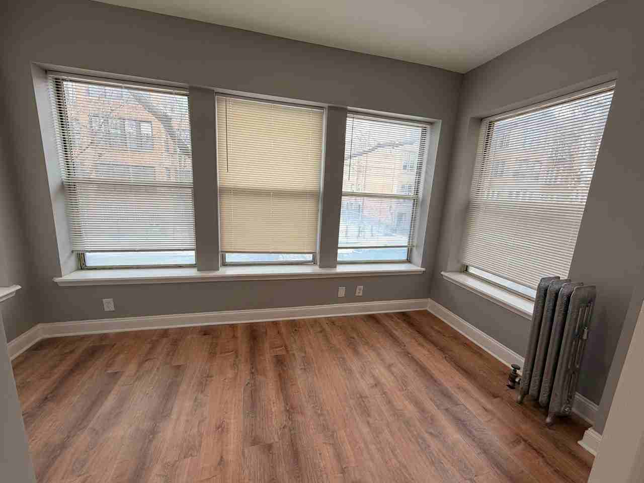 4739 South Ingleside Avenue - Photo 6 of 11