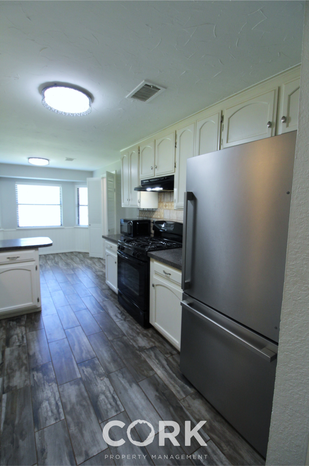 1301 Del Norte Dr #1 - Photo 4 of 50