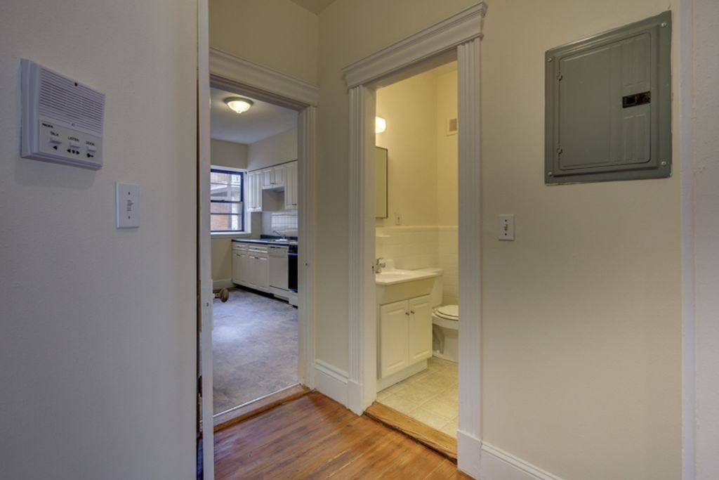 7 Naples Rd - Photo 3 of 12