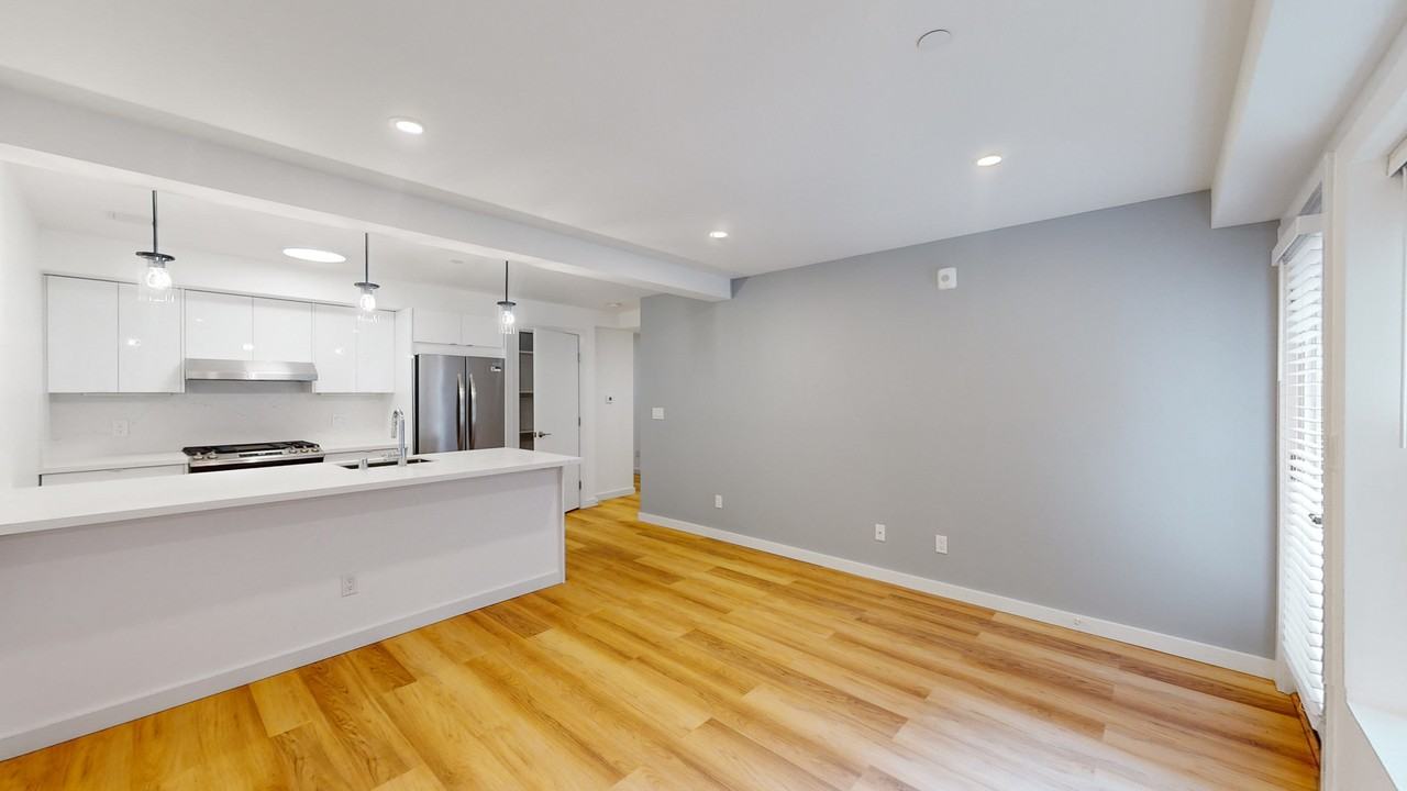 3097 Washington St #30 - Photo 5 of 27